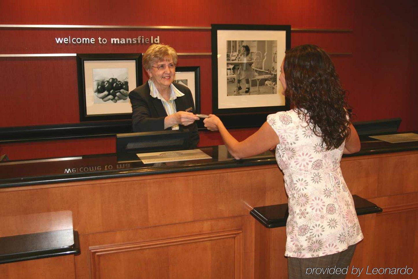 Hampton Inn & Suites Mansfield South @ I 71 Interior photo